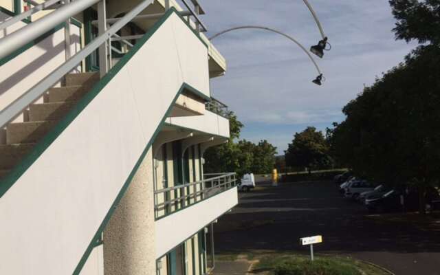 Premiere Classe Niort Est - La Crèche