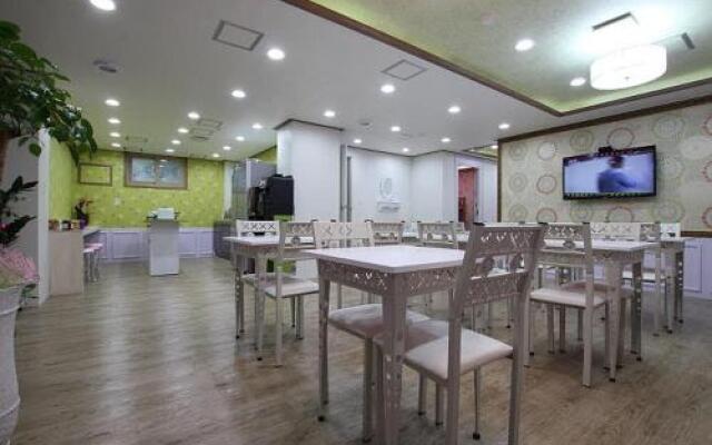 Gyeongju Friend Guest House - Hostel