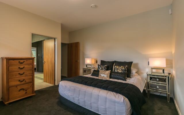 Luxury Villa 5 Bedrooms