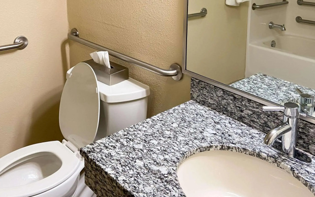 Comfort Suites Pittsburgh Airport