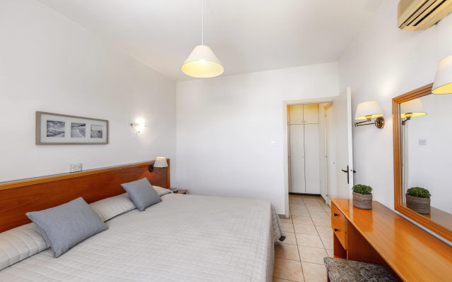 Stephanos Hotel Apts