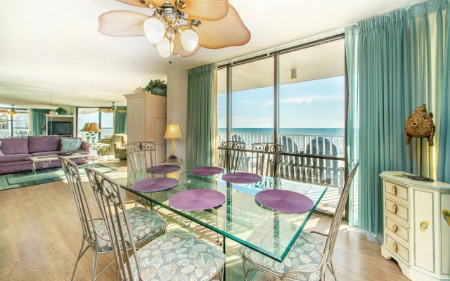 Leeward 308 at Edgewater