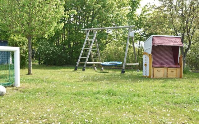 Charmante Ferienwohnung mit Garten in Wiek