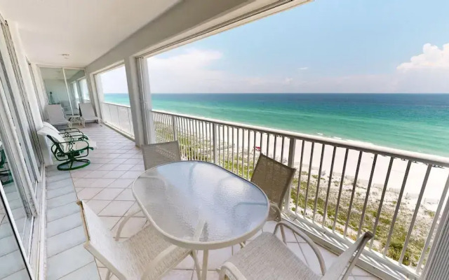 Oceania 807 3 Bedroom Condo by RedAwning
