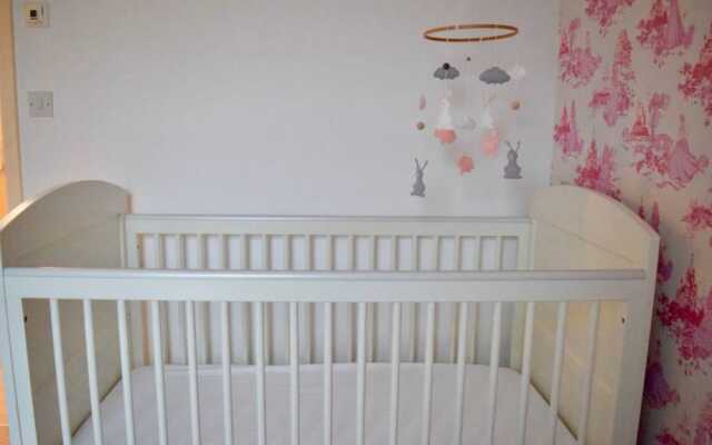 Homely Flat With Balcony in Parsons Green