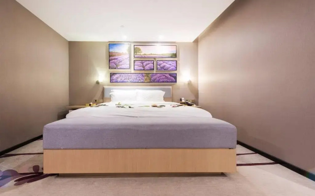 Lavande Hotel Heyuan Wanlongcheng