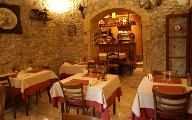 Fonda Mitjà