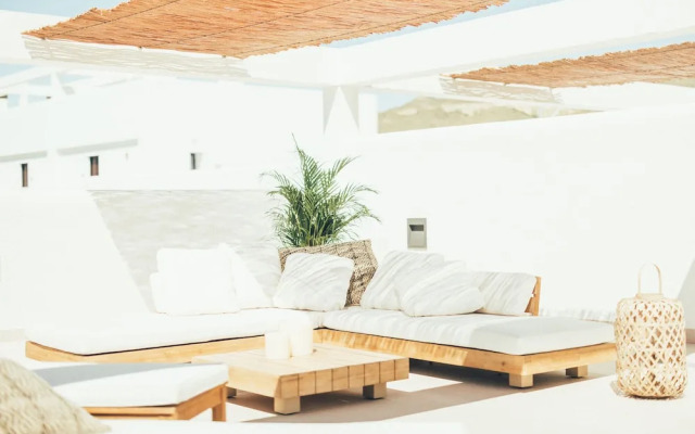 Cala Lanuza Suites