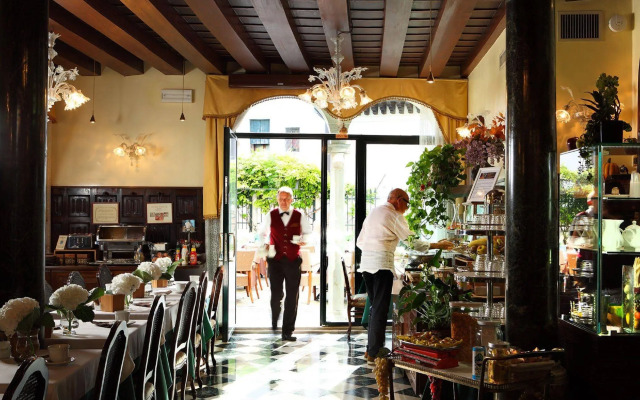 Pensione Accademia - Villa Maravege