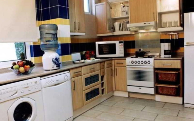 Elite Five Apartments