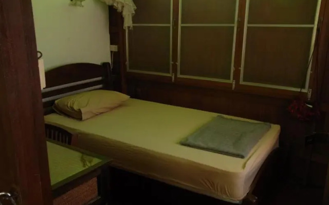 Green days Cafe & Guest house