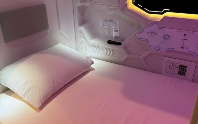 Hotel Galaxy Pod – Guest Rooms – Koshigaya