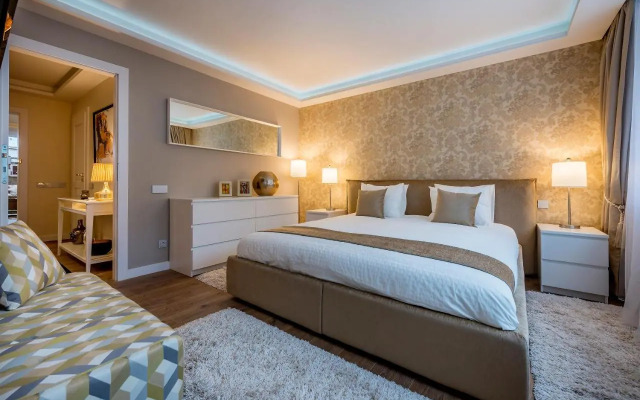 Hills Park Luxury Apartment