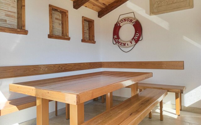 Beautiful Home in Komarna With Wifi and 2 Bedrooms