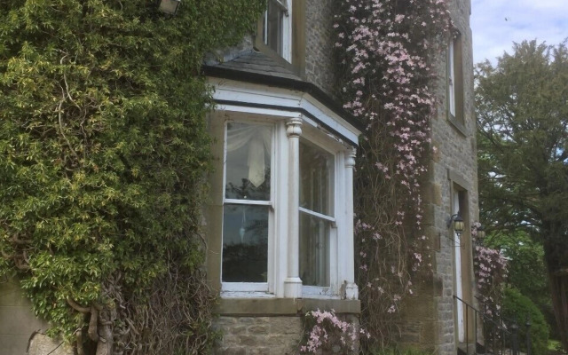 Littlebank Country House