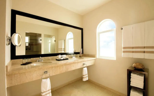 Hidden Beach Resort Au Naturel Adults Only, Catamarán, Cenote & More Inclusive