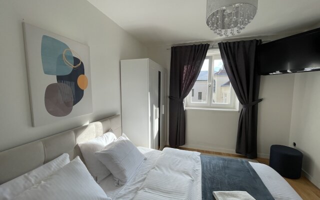 4-room apartment near Charles Square