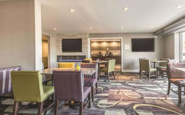 La Quinta Inn & Suites by Wyndham Atlanta Midtown - Buckhead