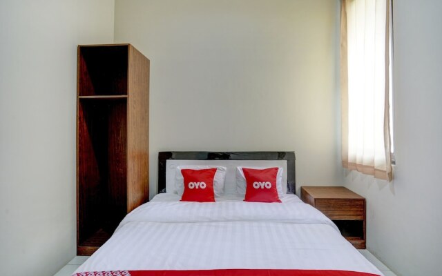 Anugrah Rr Syariah by OYO Rooms