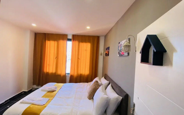 Happy Dreams Apart Hotel