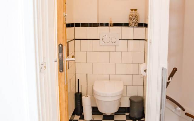 Gorgeous Apartment in Katwijk Centre Near Sea