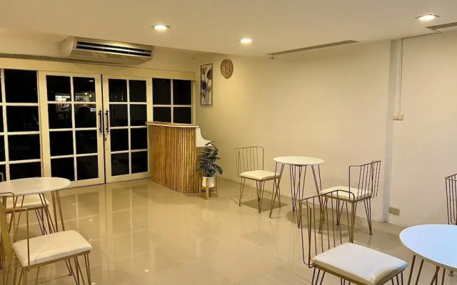 Comfy Crib Hostel 2