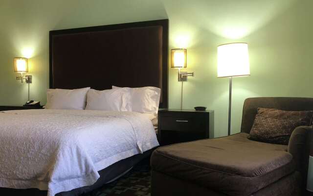 Hampton Inn & Suites Nashville @ Opryland