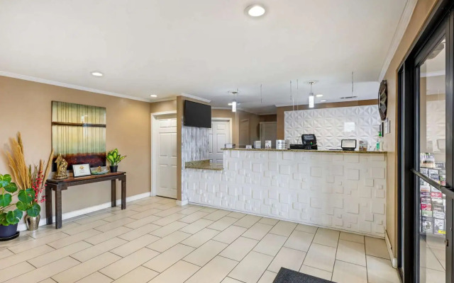 Best Western Snyder Inn