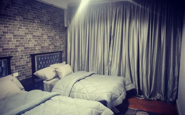 Castle Hotel - Hostel