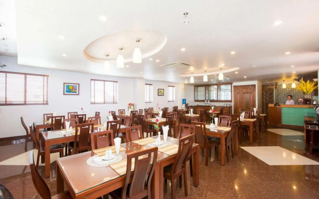 Premium White Lion Hotel