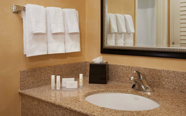 Courtyard by Marriott Cincinnati Blue Ash