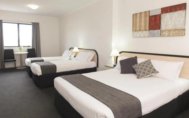 Adelaide Riviera Hotel