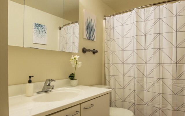 Spacious CLE Apartments by Frontdesk