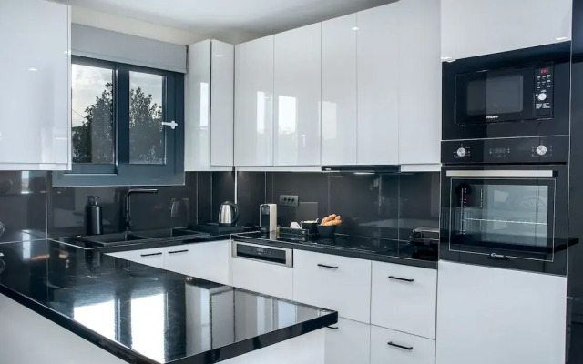 Dionisos Luxury Suites
