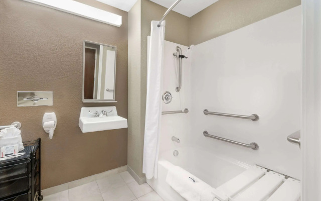 Microtel Inn & Suites by Wyndham Williston