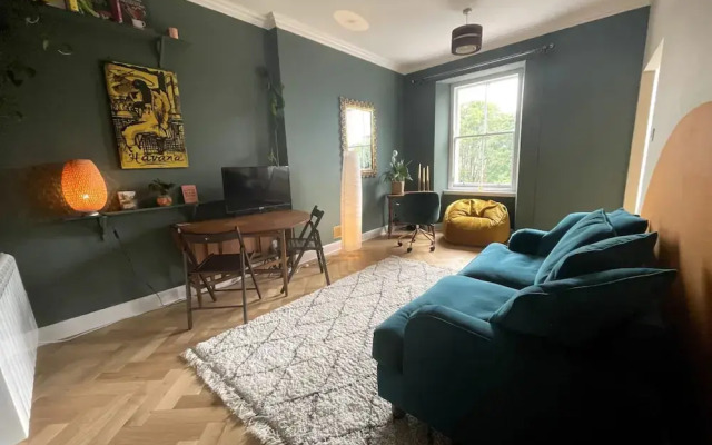 Cosy 2 Bedroom Apartment in the Heart of Leith