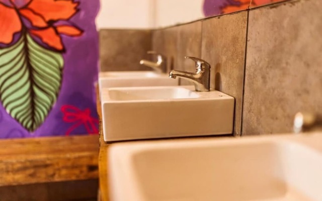 Compay Hostel La Pedrera