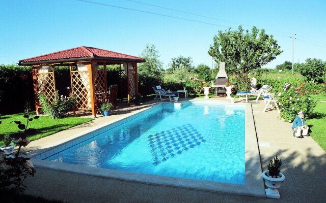 Villa With 3 Bedrooms in Umag, With Private Pool, Enclosed Garden and