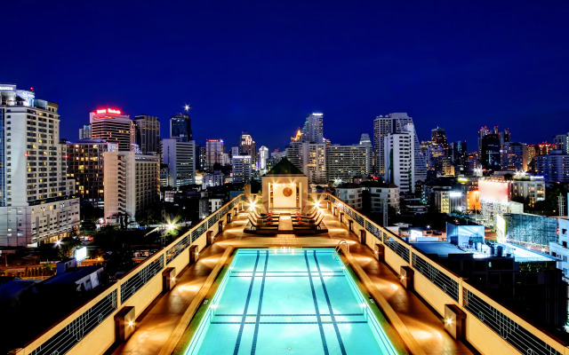 Radisson Hotel Chateau de Bangkok