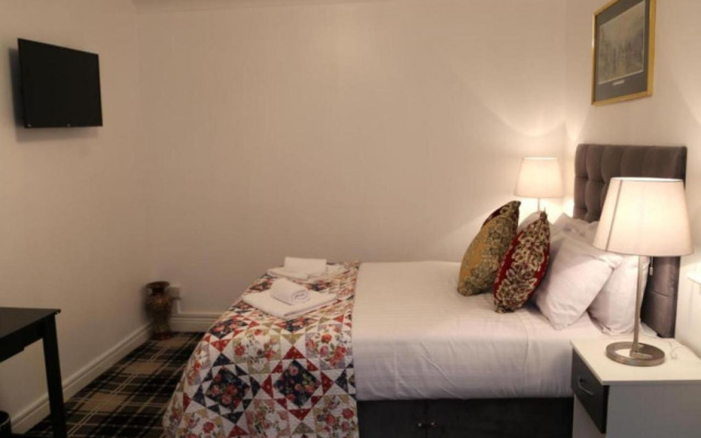 OYO 4 Sisters Inn