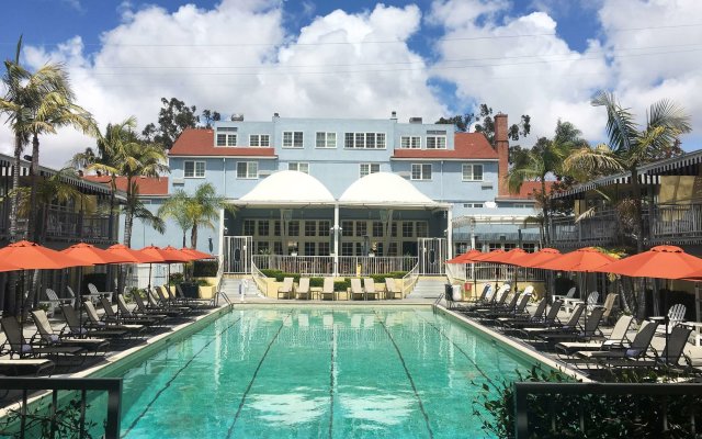 The Lafayette Hotel, Swim Club & Bungalows