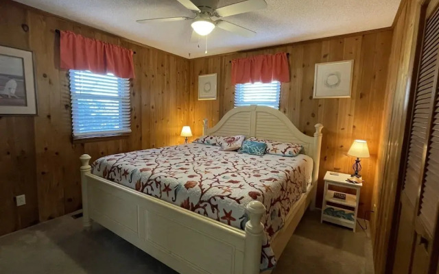 Tilghman's Nette 3 Bedroom Cottage by RedAwning