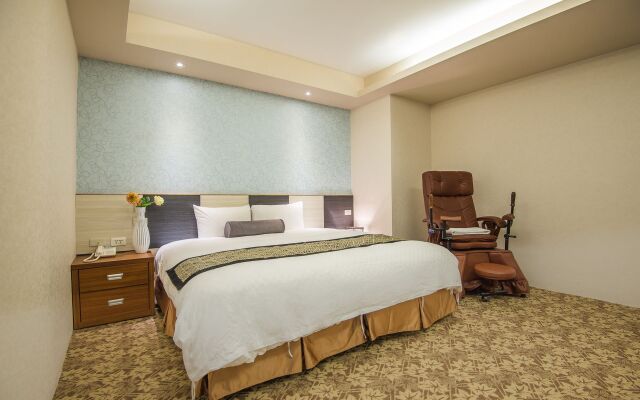 Golden Age Hotel