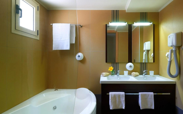Macaris Suites and SPA
