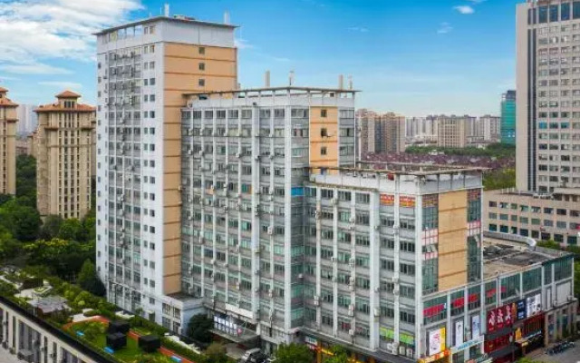 QX Chinese-style Hotel (Haining Intime City)