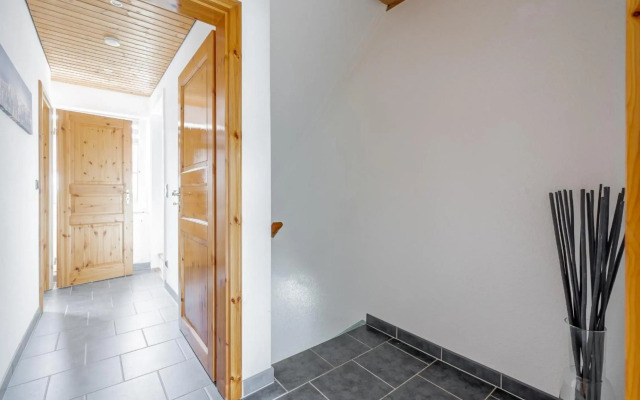 ID 7025 - Private Rooms