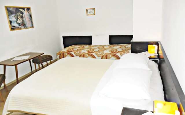 Apartments Josip / Three Bedrooms A1