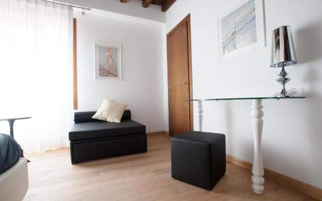 The Lion's House APT3