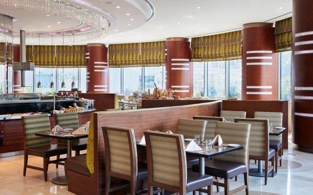 Отель Crowne Plaza Doha - The Business Park by IHG