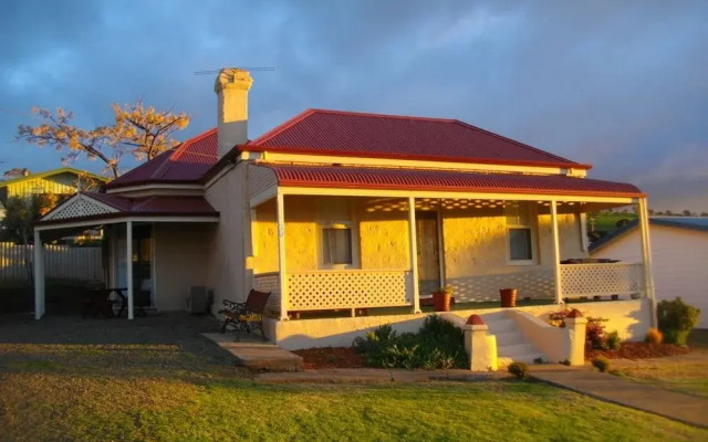 Charlie Bates Cottage